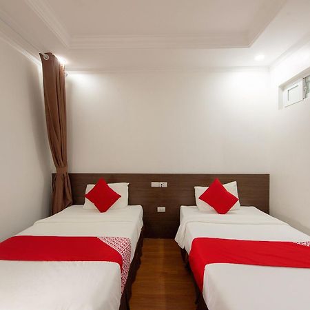 Super Oyo Capital O 387 Bach Duong Hotel Ханой Экстерьер фото