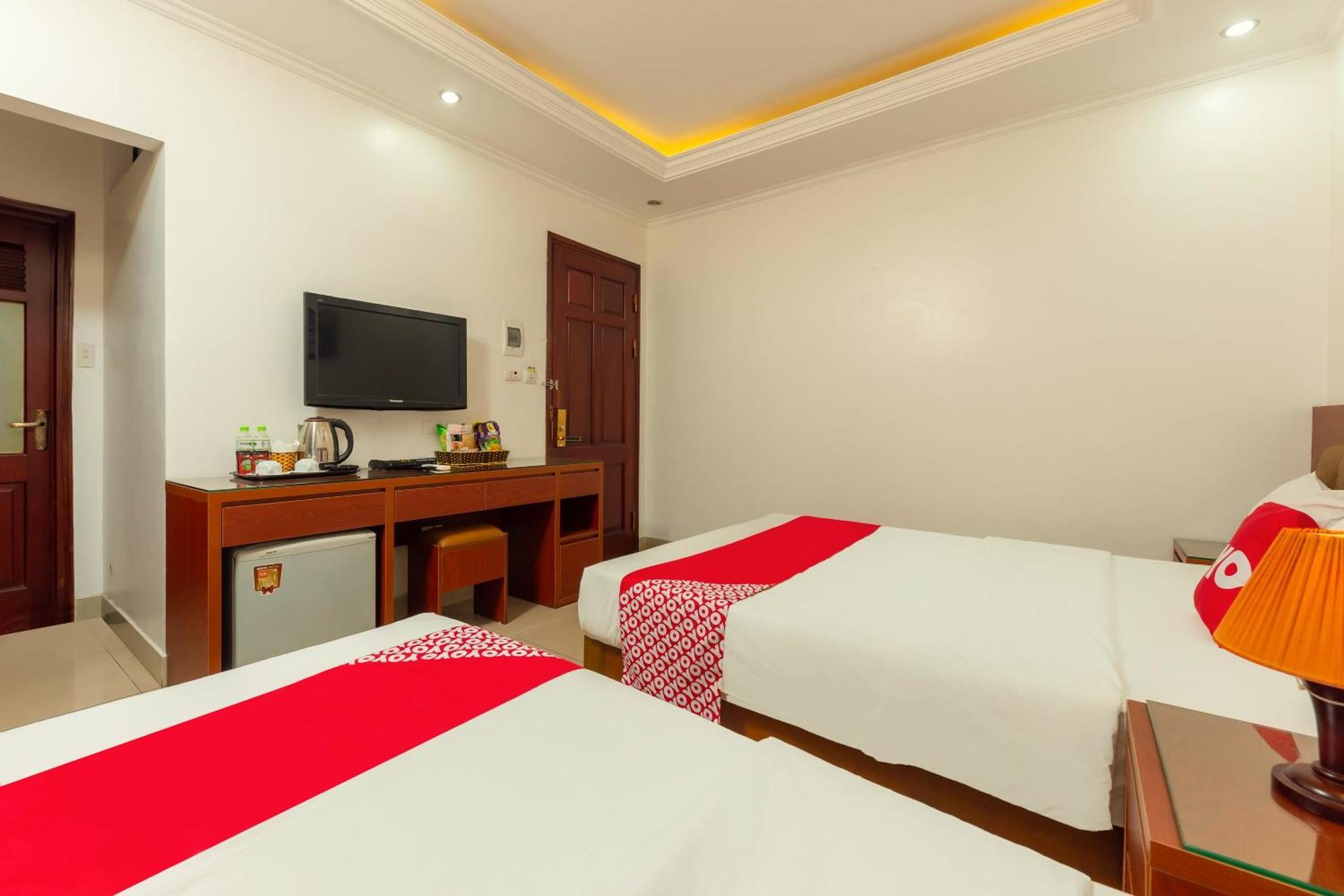 Super Oyo Capital O 387 Bach Duong Hotel Ханой Экстерьер фото